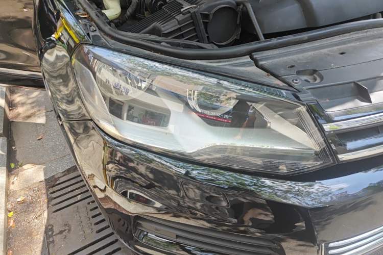 Used Volkswagen Touareg 2011 3.0 TDI Diesel Standard Version Exterior 6