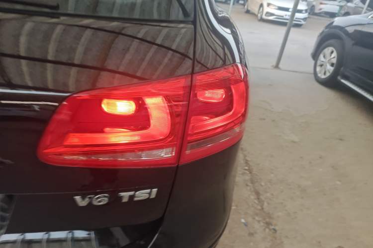 Used Volkswagen Touareg 2011 3.0 TSI Standard Version Exterior 6