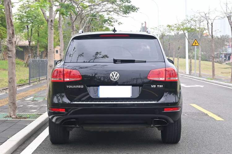 Used Volkswagen Touareg 2011 3.0 TSI Comfort Version Exterior 6