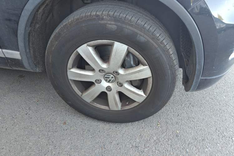 Used Volkswagen Touareg 2011 3.0 TSI Standard Version Exterior 7