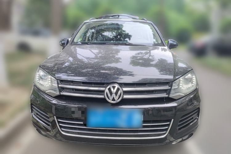 Used Volkswagen Touareg 2011 3.0 TSI High-End Version Front