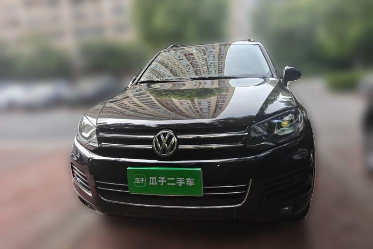 Used Volkswagen Touareg 2011 3.0 TSI High-End Version Front