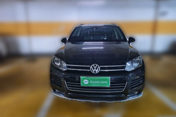 Used Volkswagen Touareg 2011 3.0 TSI High-End Version Front