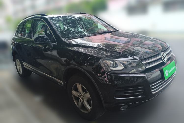 Used Volkswagen Touareg 2011 3.0 TSI Comfort Version Front Right 45 Deg