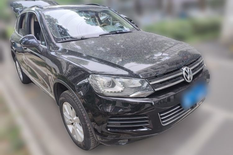 Used Volkswagen Touareg 2011 3.0 TSI High-End Version Front Right 45 Deg