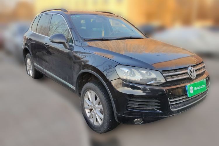 Used Volkswagen Touareg 2011 3.0 TSI High-End Version Front Right 45 Deg
