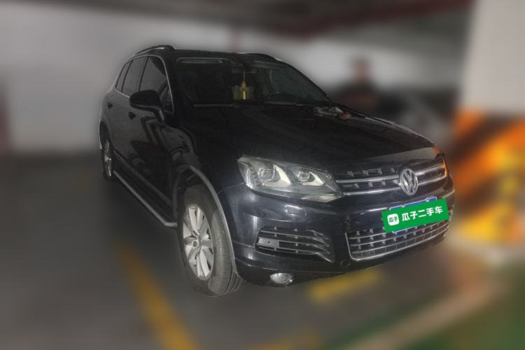 Used Volkswagen Touareg 2011 3.0 TSI High-End Version Front Right 45 Deg