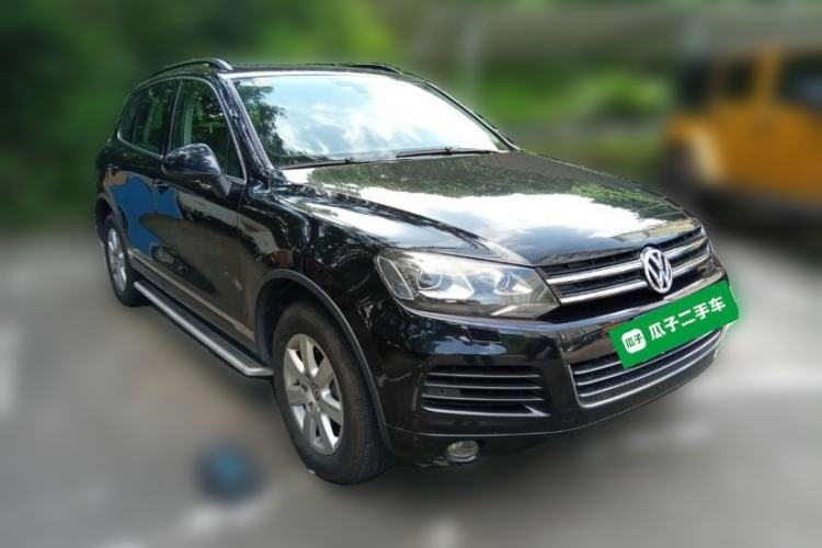 Used Volkswagen Touareg 2011 3.0 TSI Standard Version Front Right 45 Deg