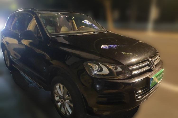 Used Volkswagen Touareg 2011 3.0 TSI High-End Version Front Right 45 Deg