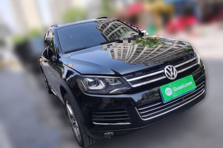 Used Volkswagen Touareg 2011 3.0 TSI Comfort Version Front Right 45 Deg