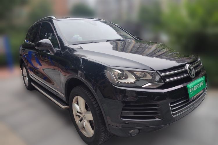 Used Volkswagen Touareg 2011 3.0 TSI Luxury Edition Front Right 45 Deg
