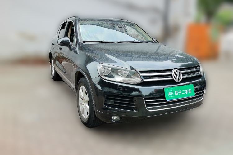 Used Volkswagen Touareg 2011 3.0 TSI Standard Version Front Right 45 Deg