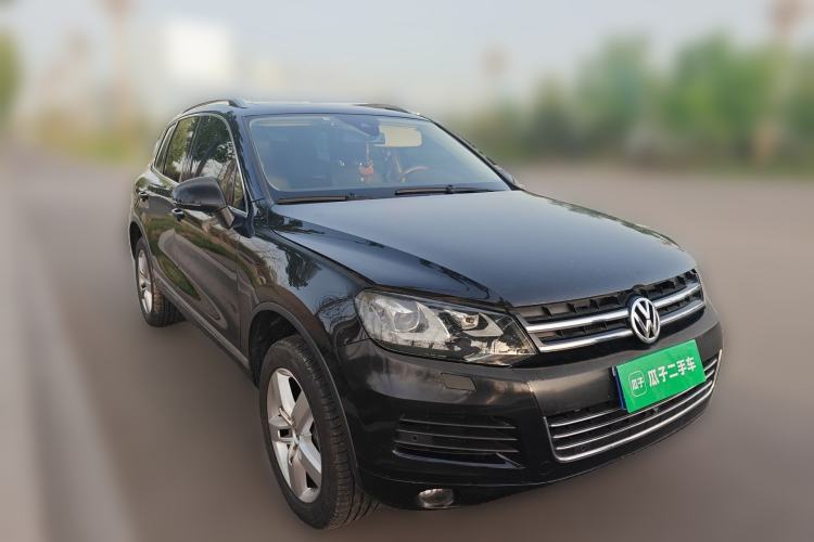 Used Volkswagen Touareg 2011 3.0 TSI Luxury Edition Front Right 45 Deg
