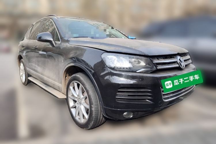 Used Volkswagen Touareg 2011 3.0 TSI Comfort Version Front Right 45 Deg