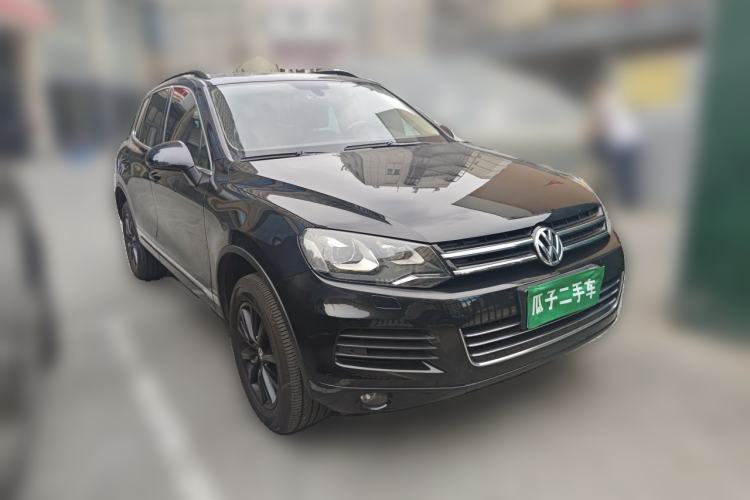 Used Volkswagen Touareg 2011 3.0 TSI High-End Version Front Right 45 Deg