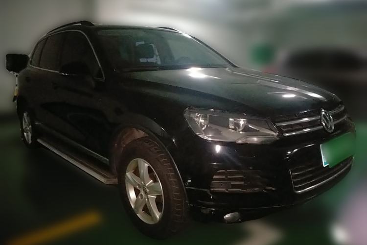 Used Volkswagen Touareg 2011 3.0 TSI Standard Version Front Right 45 Deg