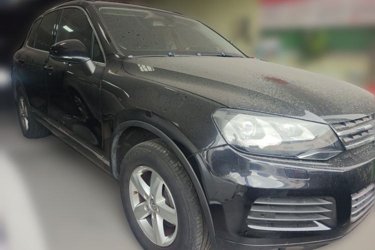 Used Volkswagen Touareg 2011 3.0 TSI Comfort Version Front Right 45 Deg