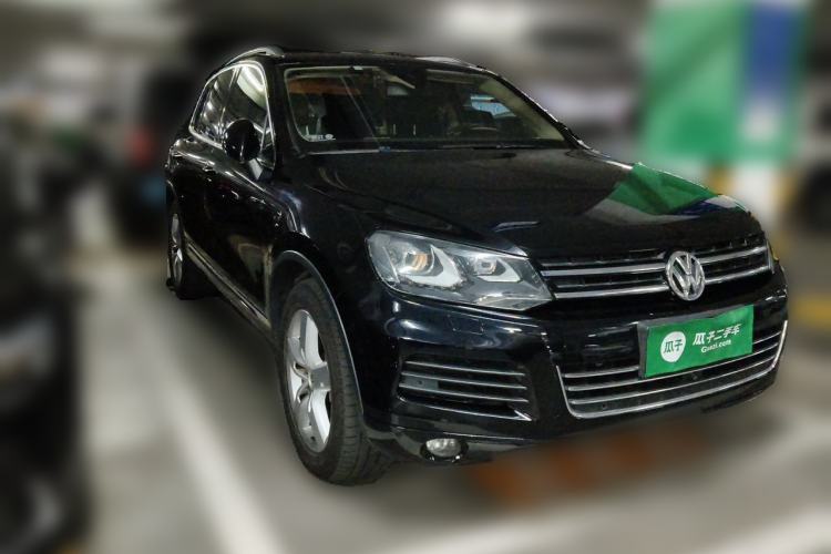 Used Volkswagen Touareg 2011 3.0 TSI Luxury Edition Front Right 45 Deg