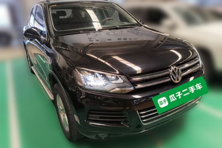 Used Volkswagen Touareg 2011 3.0 TSI Comfort Version Front Right 45 Deg