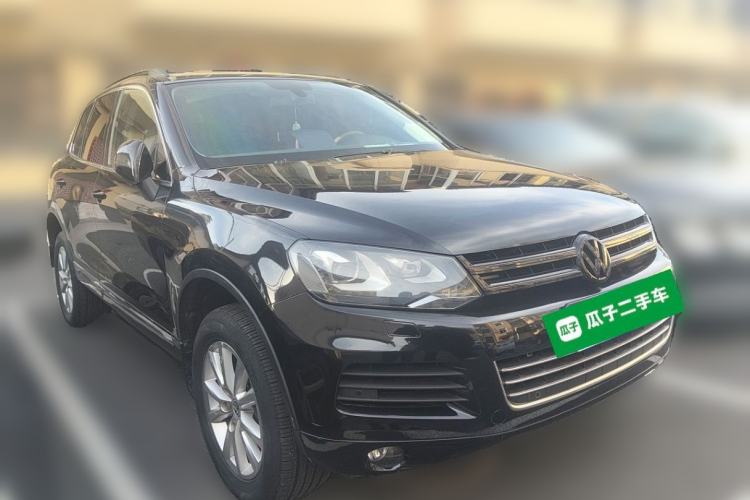 Used Volkswagen Touareg 2011 3.0 TSI High-End Version Front Right 45 Deg