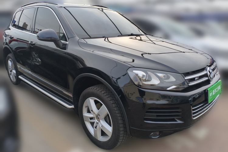 Used Volkswagen Touareg 2011 3.0 TSI High-End Version Front Right 45 Deg