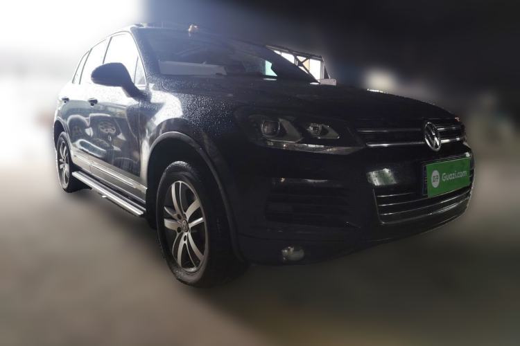 Used Volkswagen Touareg 2011 3.0 TDI Diesel Comfort Version Front Right 45 Deg