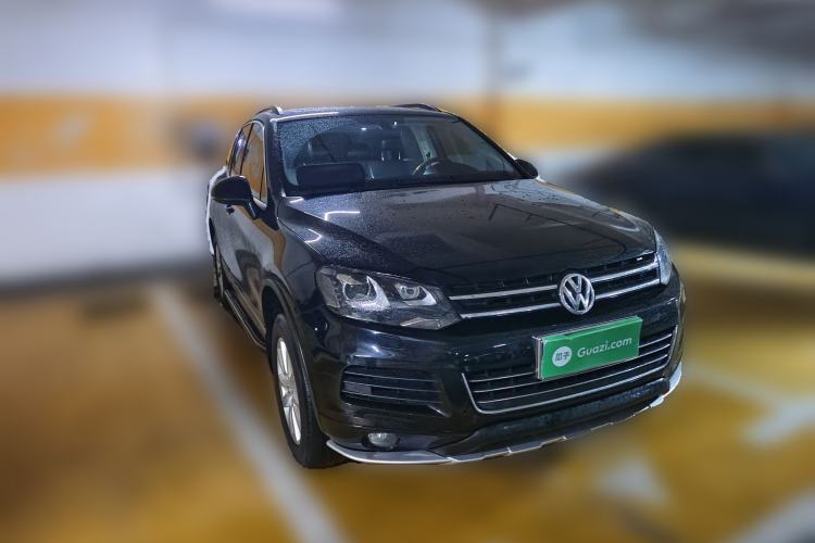 Used Volkswagen Touareg 2011 3.0 TSI High-End Version Front Right 45 Deg
