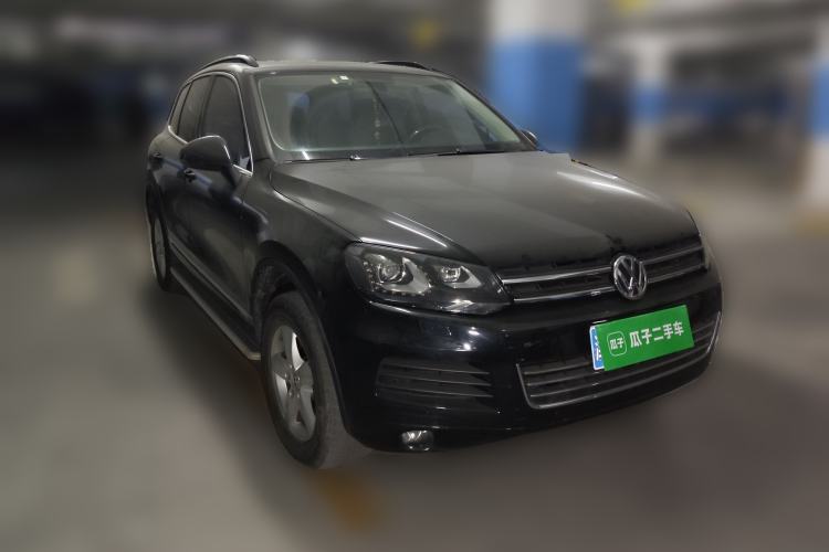Used Volkswagen Touareg 2011 3.0 TSI Comfort Version Front Right 45 Deg