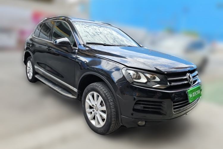 Used Volkswagen Touareg 2011 3.0 TSI High-End Version Front Right 45 Deg