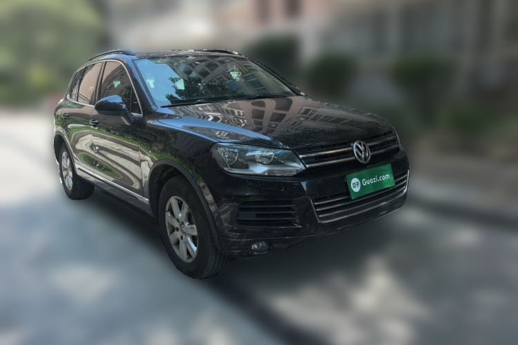 Used Volkswagen Touareg 2011 3.0 TSI Standard Version Front Right 45 Deg