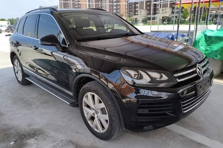 Used Volkswagen Touareg 2011 3.0 TSI Standard Version Front Right 45 Deg