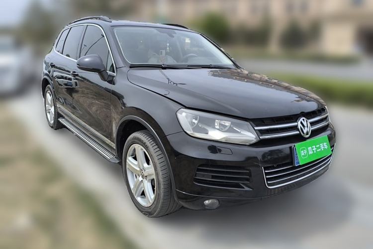 Used Volkswagen Touareg 2011 3.0 TSI Standard Version Front Right 45 Deg