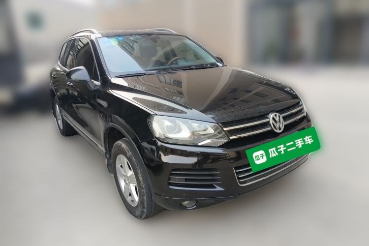 Used Volkswagen Touareg 2011 3.0 TSI Comfort Version Front Right 45 Deg