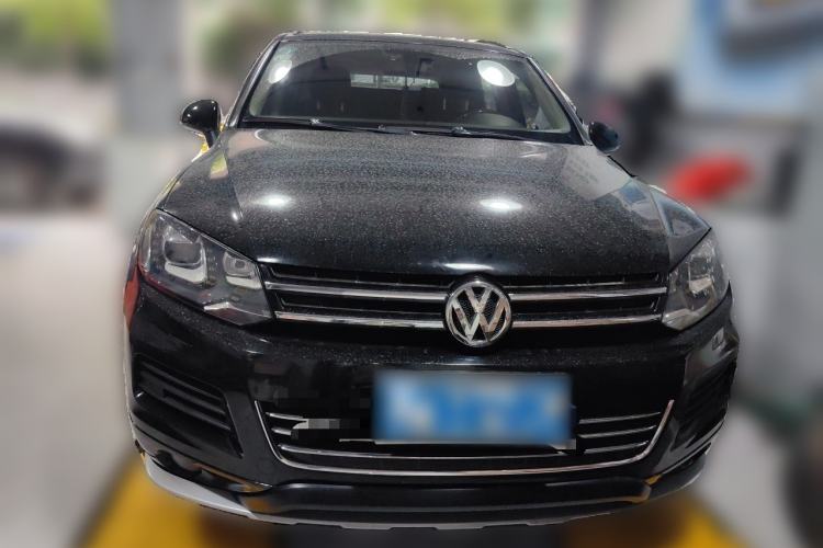 Used Volkswagen Touareg 2011 3.0 TSI Comfort Version Front
