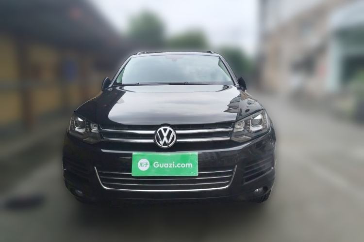 Used Volkswagen Touareg 2011 3.0 TSI Comfort Version Front