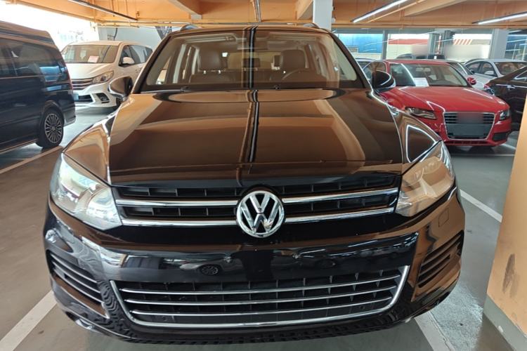 Used Volkswagen Touareg 2011 3.0 TSI Standard Version Front