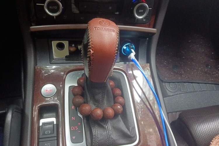 Used Volkswagen Touareg 2011 3.0 TSI Luxury Edition Gear Lever