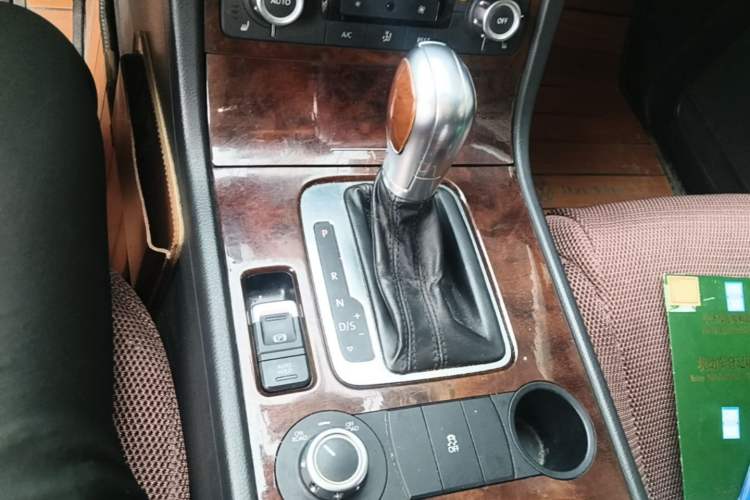 Used Volkswagen Touareg 2011 3.0 TSI Standard Version Gear Lever