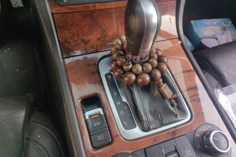 Used Volkswagen Touareg 2011 3.0 TSI Comfort Version Gear Lever