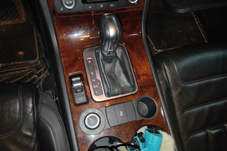 Used Volkswagen Touareg 2011 3.0 TSI Standard Version Gear Lever