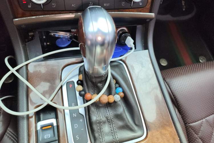 Used Volkswagen Touareg 2011 3.0 TSI Comfort Version Gear Lever