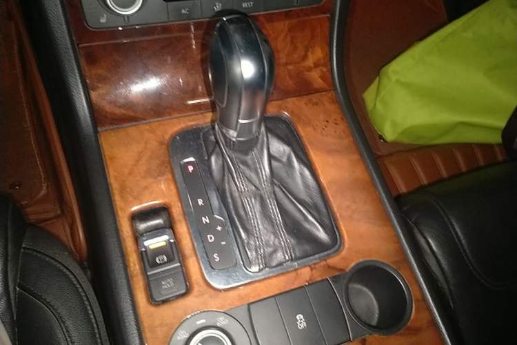 Used Volkswagen Touareg 2011 3.0 TSI Standard Version Gear Lever