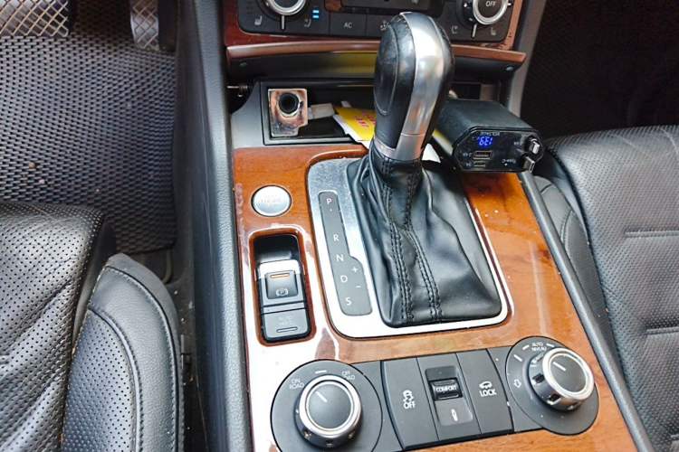 Used Volkswagen Touareg 2011 3.0 TSI High-End Version Gear Lever