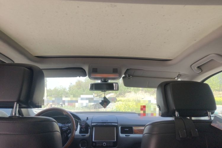 Used Volkswagen Touareg 2011 3.0 TSI High-End Version Headliner