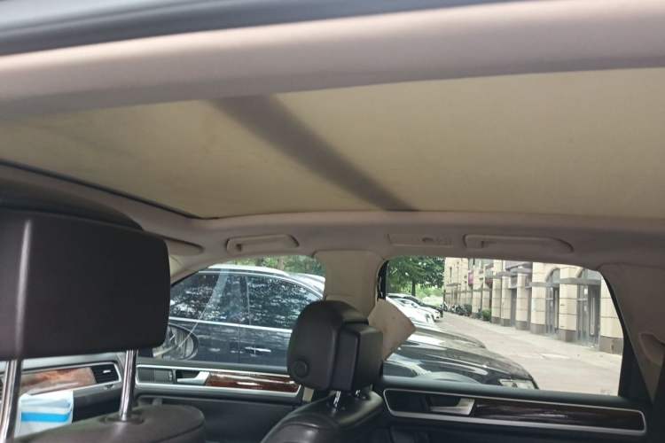 Used Volkswagen Touareg 2011 3.0 TDI Diesel Standard Version Headliner