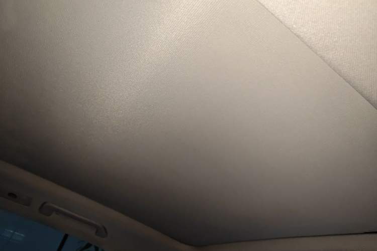Used Volkswagen Touareg 2011 3.0 TSI Comfort Version Headliner