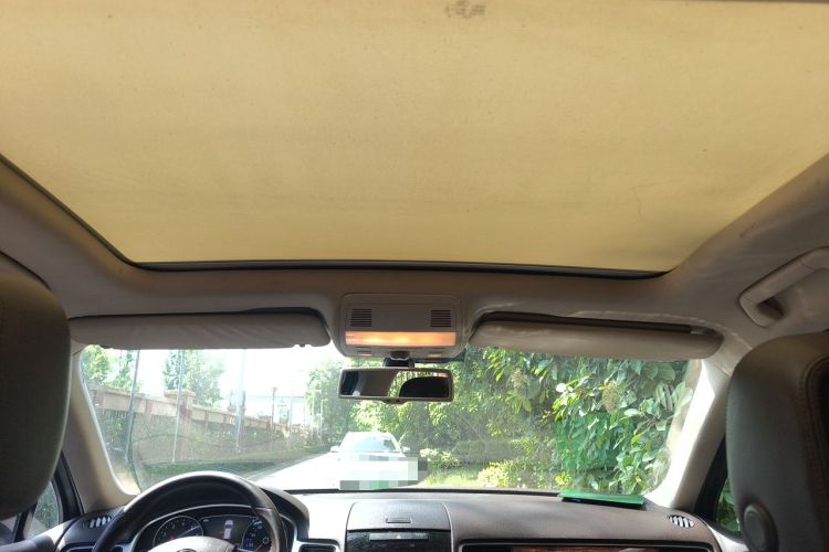 Used Volkswagen Touareg 2011 3.0 TSI Standard Version Headliner
