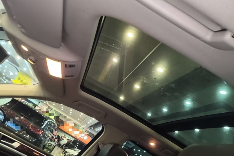 Used Volkswagen Touareg 2011 3.0 TSI Comfort Version Headliner