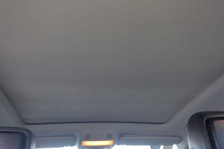 Used Volkswagen Touareg 2011 3.0 TSI Comfort Version Headliner