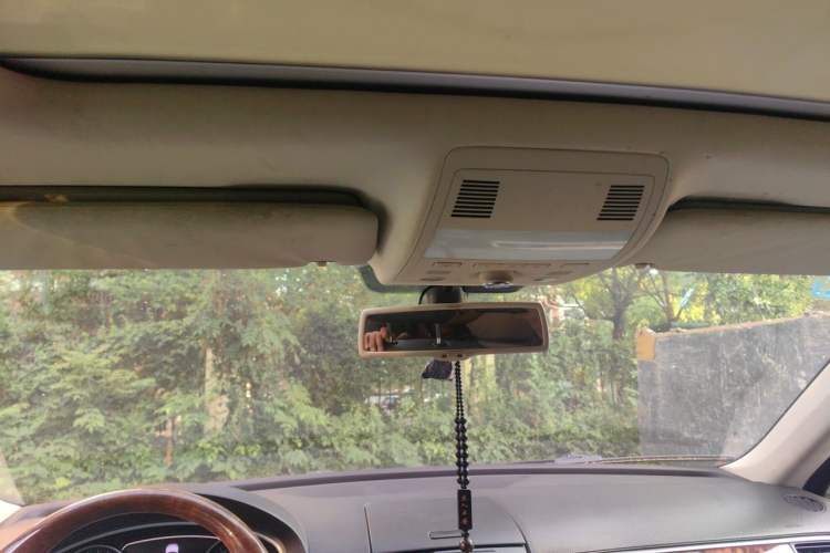 Used Volkswagen Touareg 2011 3.0 TSI Comfort Version Headliner